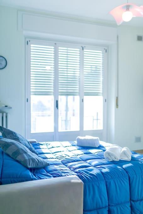 Navigli - Downtown - Duomo Spacious Two Bedroom Apartment - Close To Metro - Ac - Wi-Fi Milão Exterior foto