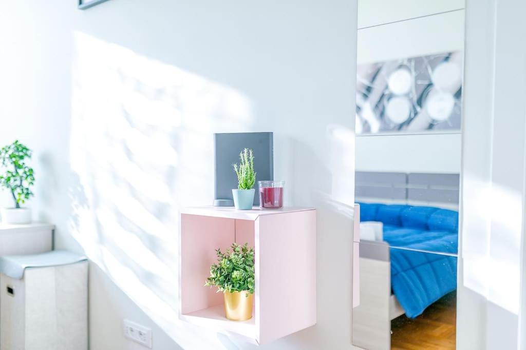 Navigli - Downtown - Duomo Spacious Two Bedroom Apartment - Close To Metro - Ac - Wi-Fi Milão Exterior foto