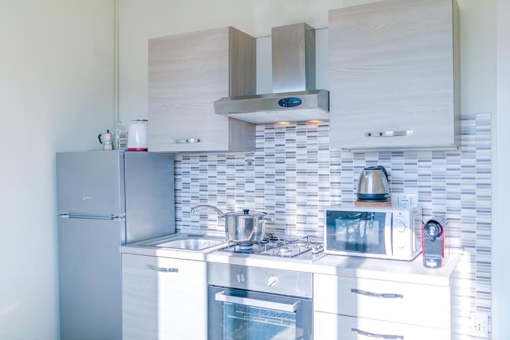 Navigli - Downtown - Duomo Spacious Two Bedroom Apartment - Close To Metro - Ac - Wi-Fi Milão Exterior foto